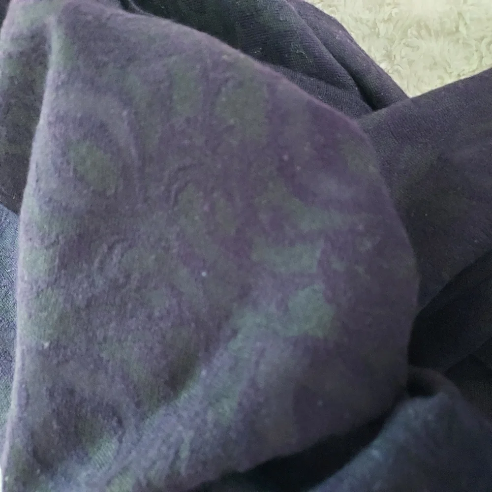 Fashion Shawl Wrap Black with Purple Damask design with tassels 60
